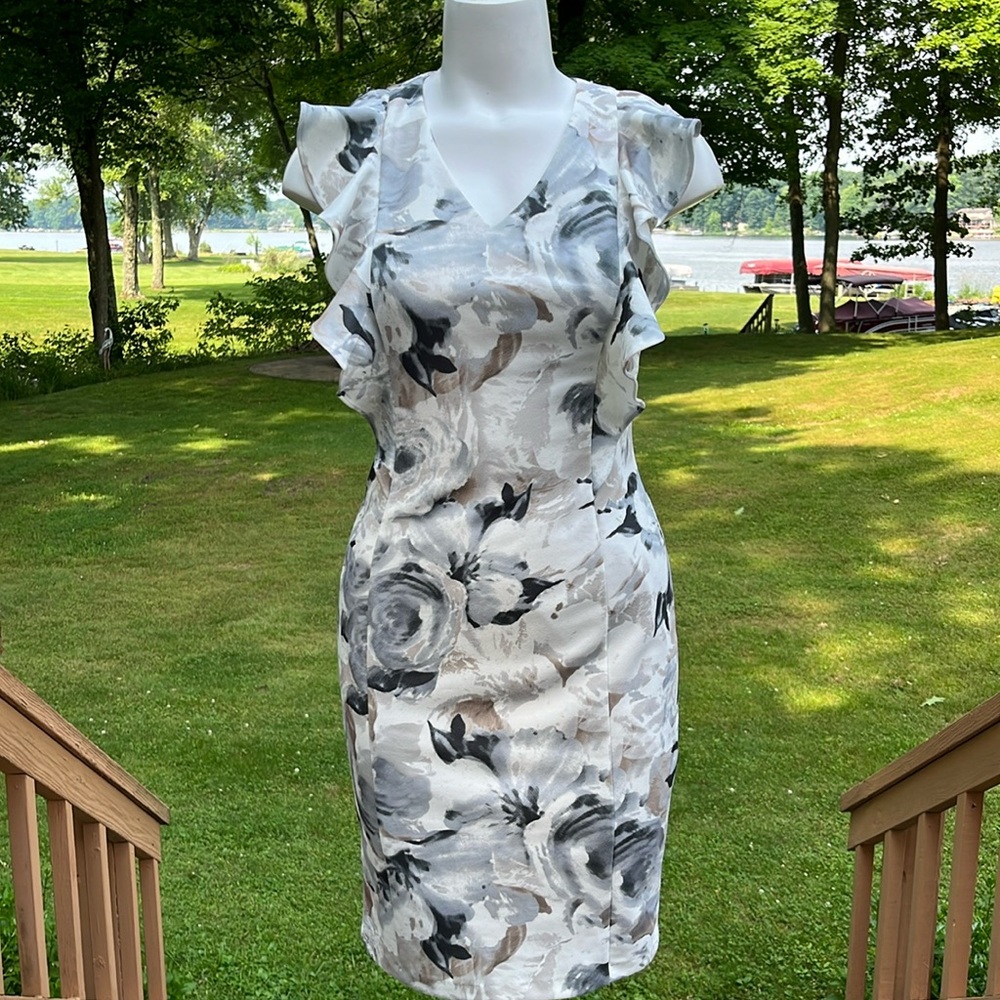 NWT Calvin Klein bodycon floral dress 4-8